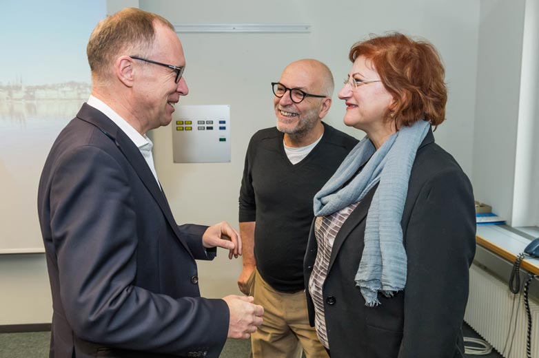 von links: Stadtrat Martin Merki, Soziologe Bernard Wandeler, Delegationsleiterin Shpresa Spahiu