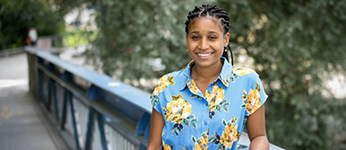 Charlotte Acakpo, Bachelor-Absolventin der Sozialen Arbeit