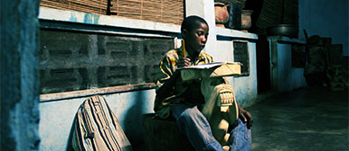 Afrikaner lesend