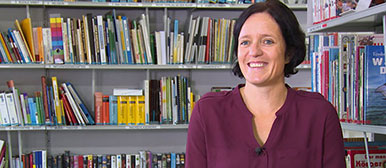 Zum Vieo mit Erfahrungsberichten einer Alumna des Master in Sozialer Arbeit