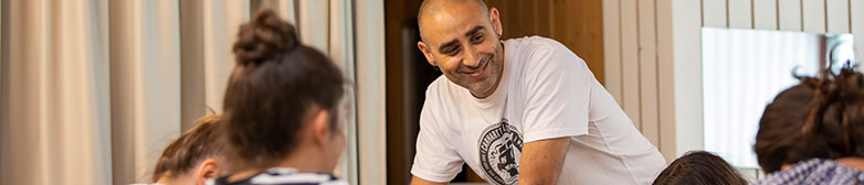 Soziokultur Student Paulo da Silva im Gemeinschaftszentrum