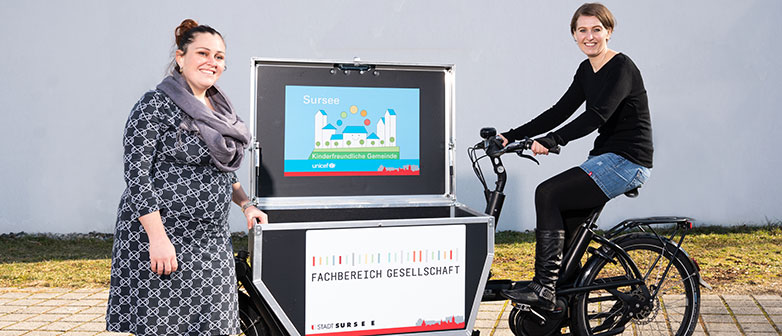 Lesley Rogers und Kathrin Schoch, Studentinnen des Masters in Sozialer Arbeit