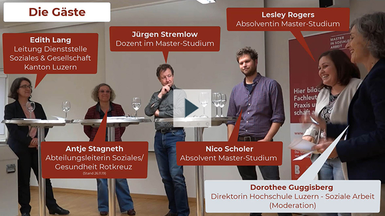 Sechs Personen, die in der Sozialen Arbeit tätig sind und diskutieren