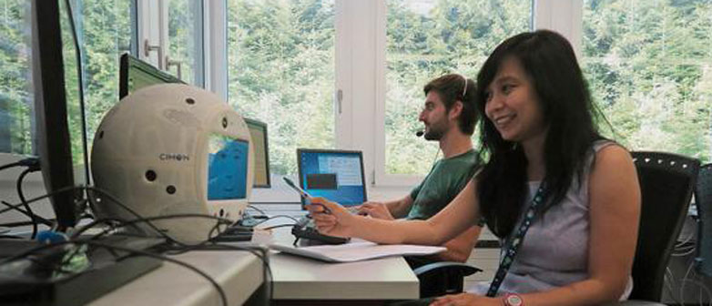 Mitarbeiter von Biotesc im Kontrollraum mit Cimon