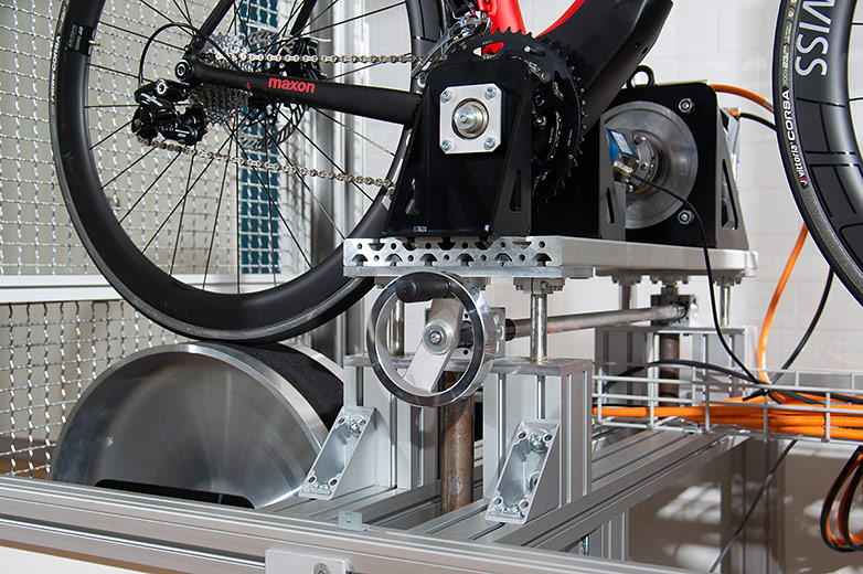 Höhenverstellbare Fahrersimulation für unterschiedliche Tretlagerhöhen