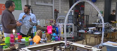 Mitarbeiter im FabLab