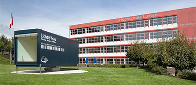 Lichtcontainer auf dem Campus