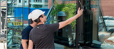 Begutachtung am Fassadenprüfstand