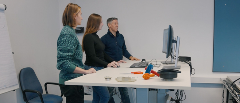 Personen beim CAD Unterricht