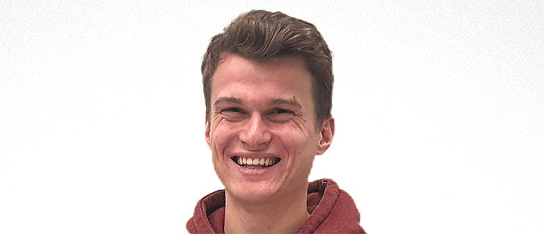 Portrait des lachenden Benjamin McCarthy