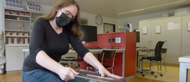 Studierende erarbeiten eine Fragestellung in Zusammenarbeit mit der Industrie