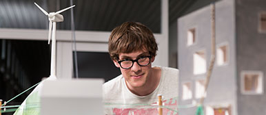 Das Studium in Elektrotechnik bietet verschiedene Vertiefungen zu Themen wie dem Entwurf moderner Energiesysteme.