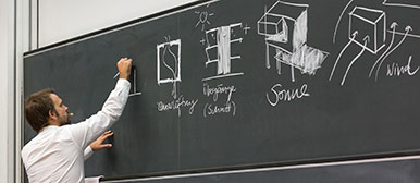 Der Abteilungsvortrag «Hitzearchitektur – Lernen von der afrikanischen Moderne» der beiden Architekten Annika Seifert und Gunter Klix aus Tanzania bietet einen Vorgeschmack auf die Summer School in Ifakara.