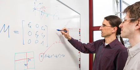 Der Master of Science in Engineering bietet hoch motivierten Studierenden mit einem sehr guten Bachelor-Abschluss die Möglichkeit einer weitergehenden, stark anwendungsbezogenen Ausbildung.