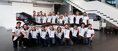 Zum AMZ Racing Team gehören Studierende der der Hochschule Luzern und der ETH Zürich. 