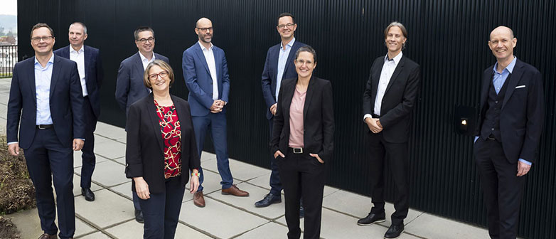 Institutsleitungsmitglieder des Instituts für Finanzdienstleistungen Zug auf dem Campus Zug-Rotkreuz.