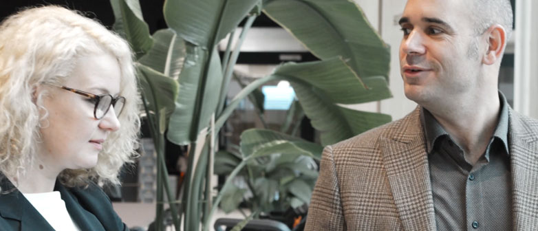 Ramon Garcia, Programmleiter CAS Commodity Professional, mit Studentin