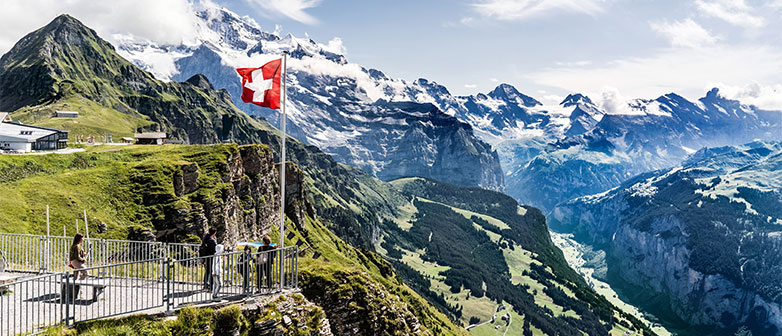 Aussichtsplattform in den Bergen