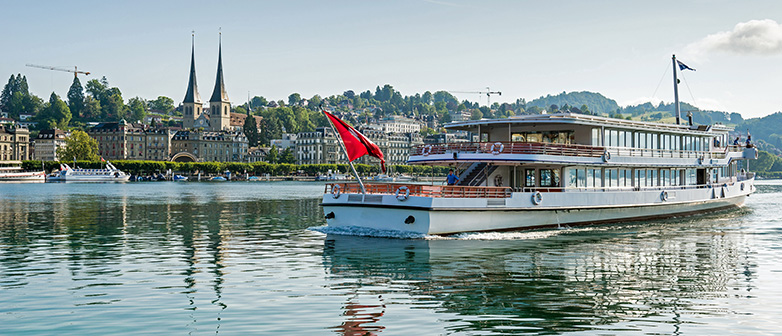 Schiff auf Vierwaldstättersee