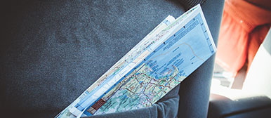 Ticket schaut aus einer Hosentasche