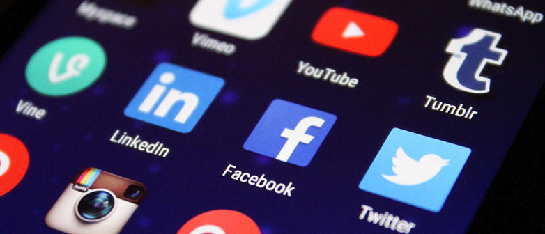 Social Media, Facebook, LinkedIn, Instagram, Twitter usw. 