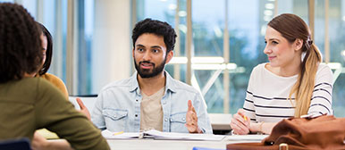 Studierende im Gespräch