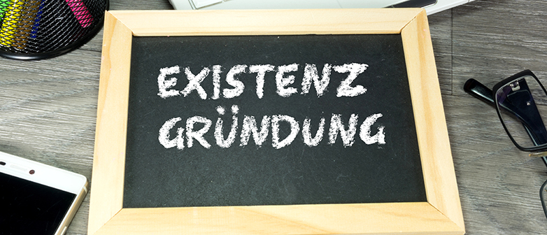 Tafel mit Aufschrift 